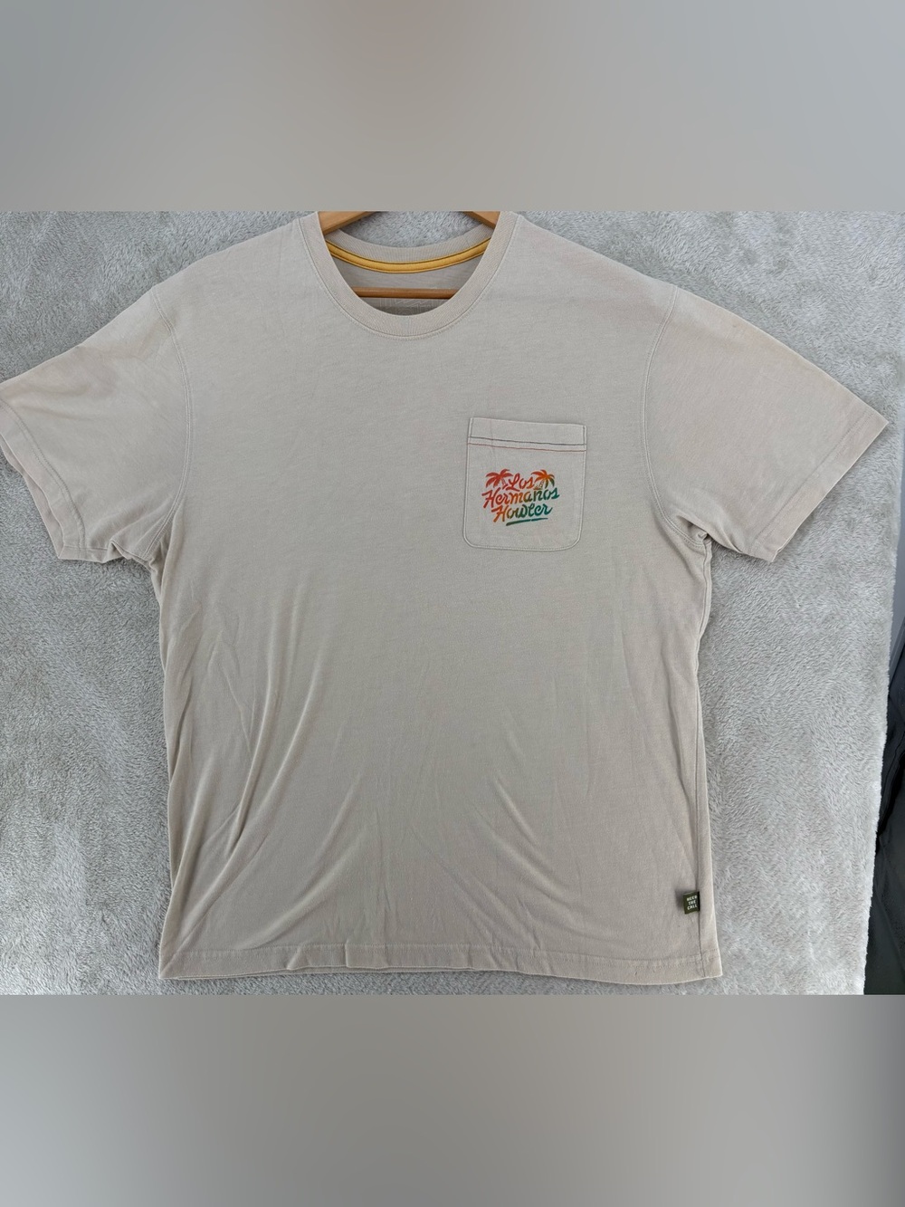 Howler Brothers Pocket T-Shirt Men’s Large Beige Graphic Tee Tropical Logo